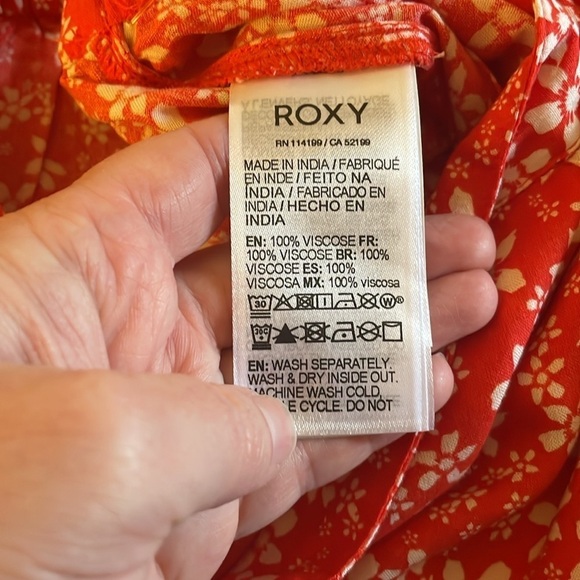 NWT Roxy Face to Love High Waisted Ruffled Mini Skirt Red Floral Size Medium - Picture 7 of 8